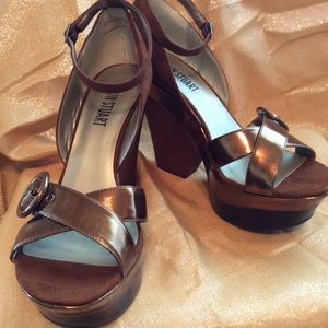 NWOT Colin Stuart Metallic/Suede Platform Wedges